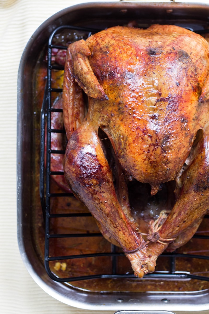 Pollo asado en la asadera